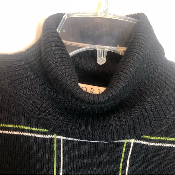 Norton Studio Turtleneck Sweater with Grid Pattern on Front. Size L - Picture 4 of 6